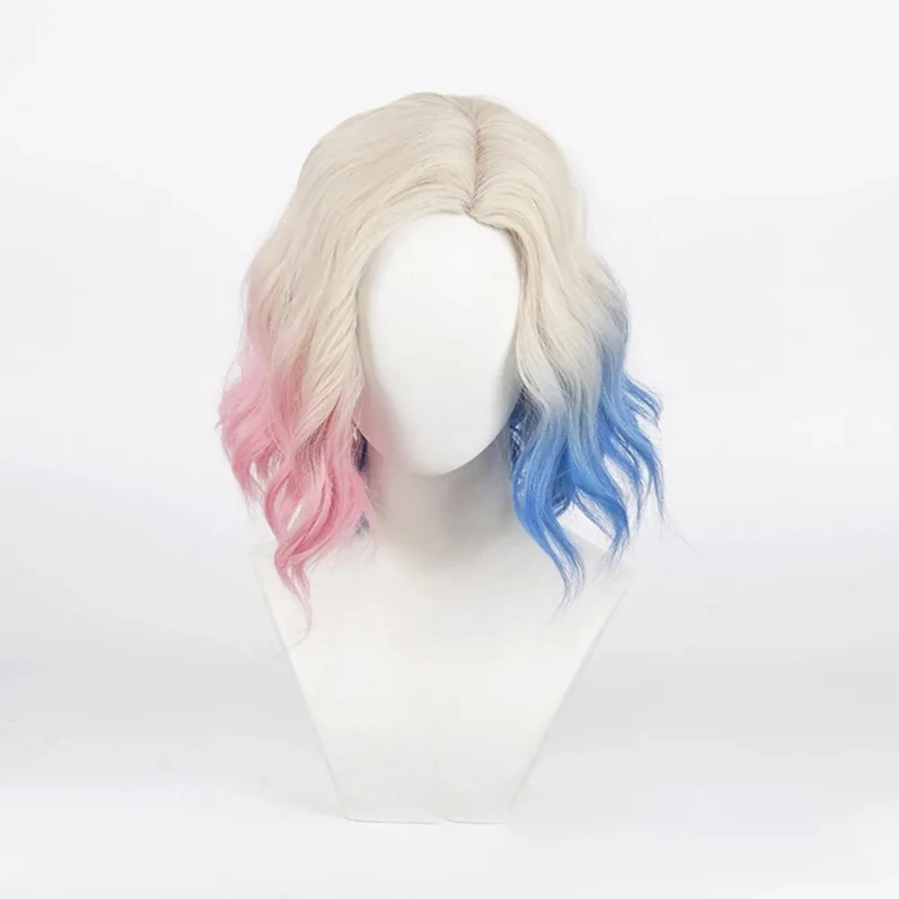 Peruka cosplay z serialu Wednesday, Enid Sinclair, farbowana, krótka, kręcona, z opaską na głowę, peruka typu ball style.