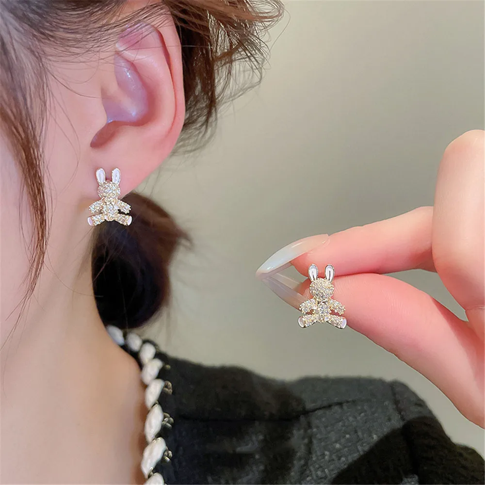 New 18k Gold Plated Zircon Rabbit Earrings Sweet Fashion Design Sense Earrings Cute Personality Daily Earrings Wholesale Female