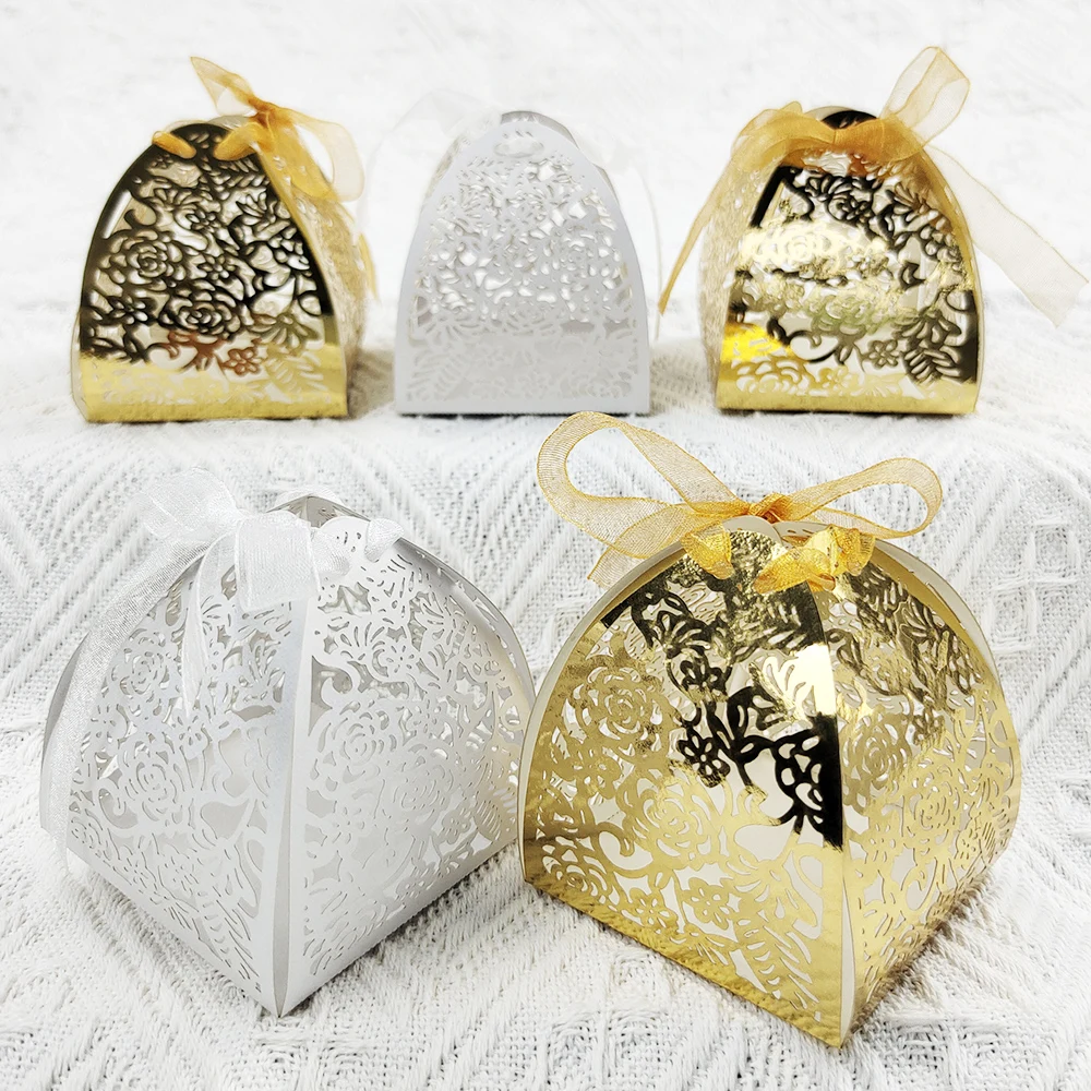 10Pcs Róże Kwiat Laser Cut Hollow Favors Boxes Złoto Białe Prezenty Pudełka na cukierki ze wstążką na wesele Baby Shower Party Supplies