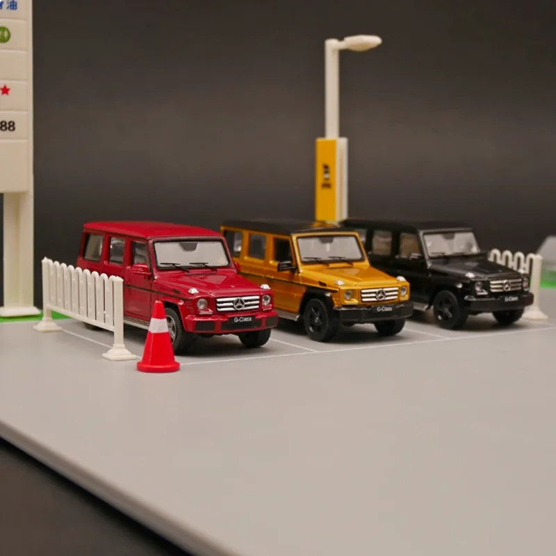 

Iscale 1:64 G-Class, модель автомобиля из сплава, статическая коллекция, украшенные праздничными подарками, игрушки