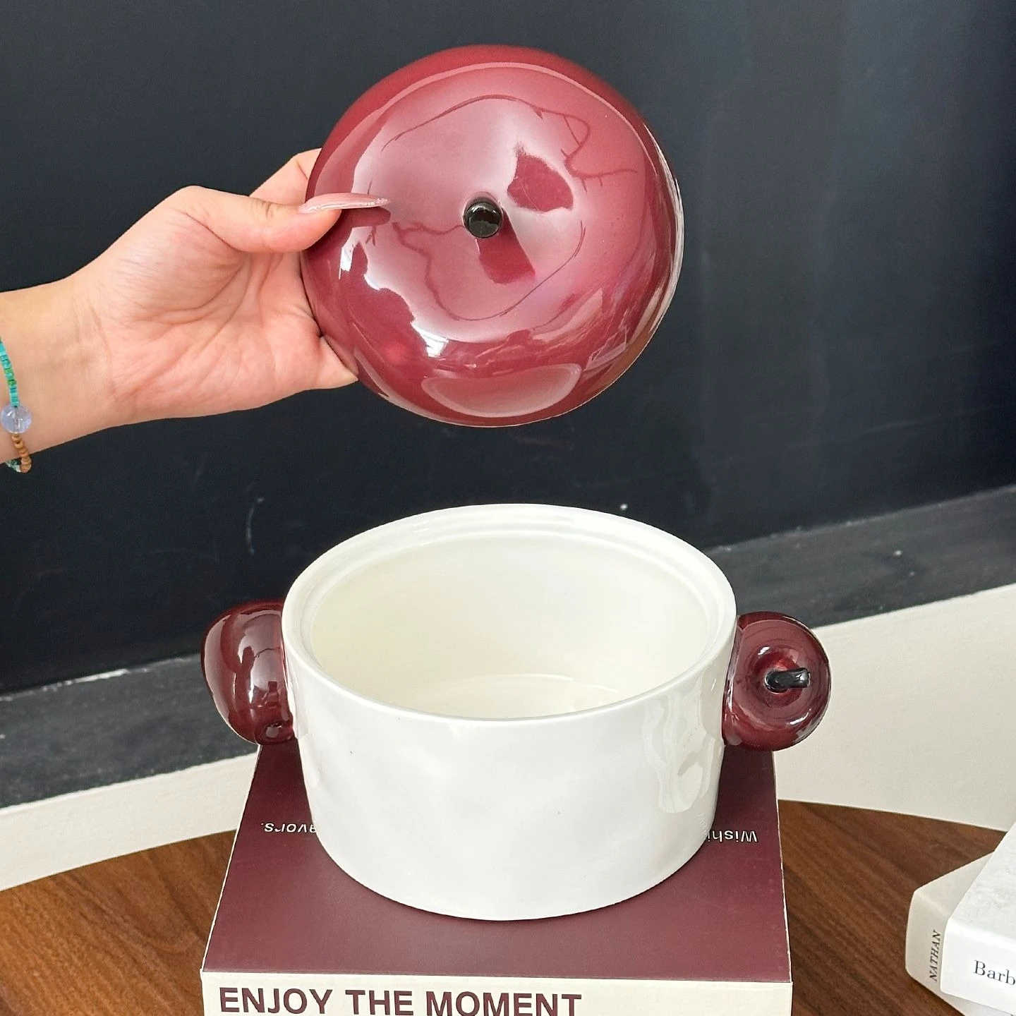 وعاء المعكرونة الفورية من سيراميك التفاح مع غطاء، وعاء حساء مزدوج للأذن للطلاب، أدوات مائدة ذات سعة كبيرة في الميكروويف