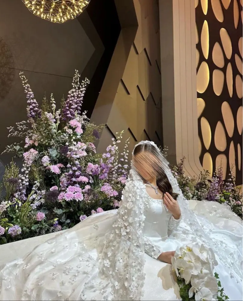 Gaun pengantin mewah model A-Line, gaun pengantin mewah, Gaun A-Line leher persegi, Satin, lengan panjang, gaun pernikahan putih, gaun cadar panjang