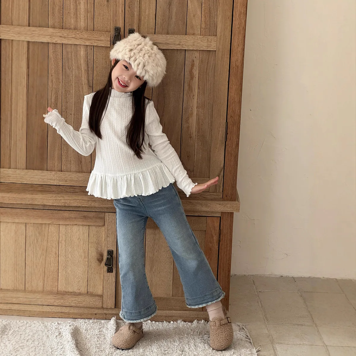 2025 Girls Winter New Solid Color Flared Pants Children's Fleece-Lined Jeans Slightly Flared Pants