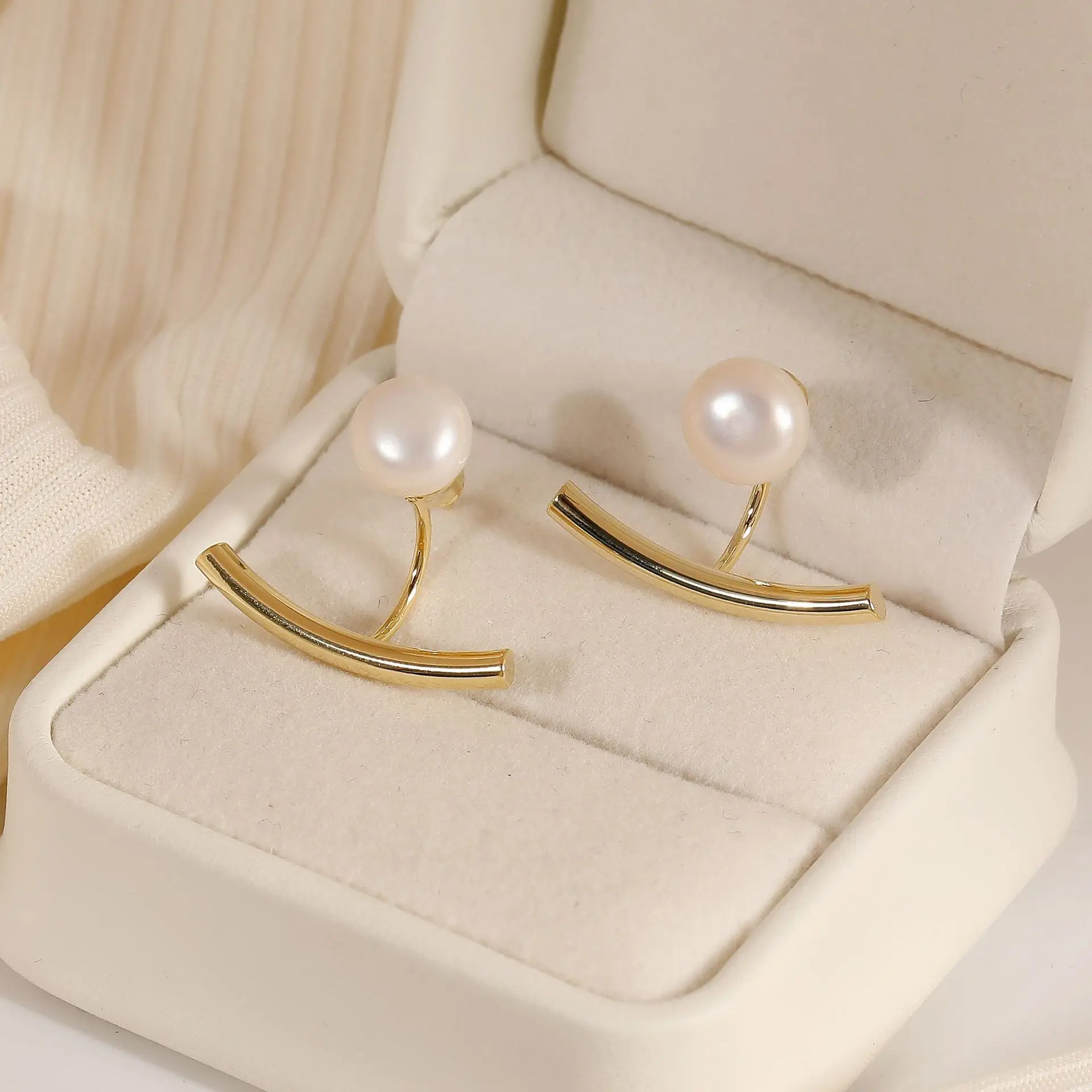 Евро-Американская Металлическая холодная Мода Дизайн Улыбки с натуральным жемчугом W/14k золото Jerwelry для 2023 женщин ежедневный шопинг