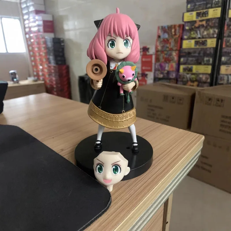 

Милая фигурка девочки Моэ Пертти: сменные лица, стоячая поза, с игрушечным пистолетом, коллекционная модель, декор для рабочего стола