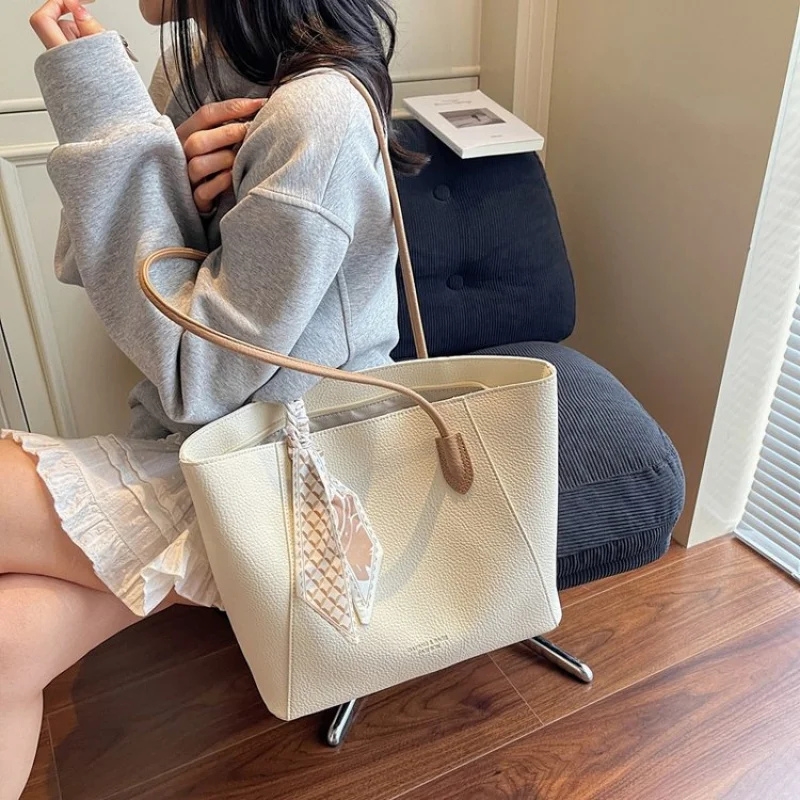 

High-End Women's Simple Elegant Leather Shoulder Bag Paris Fashionable Popular Casual Vintage Ladies Handbag