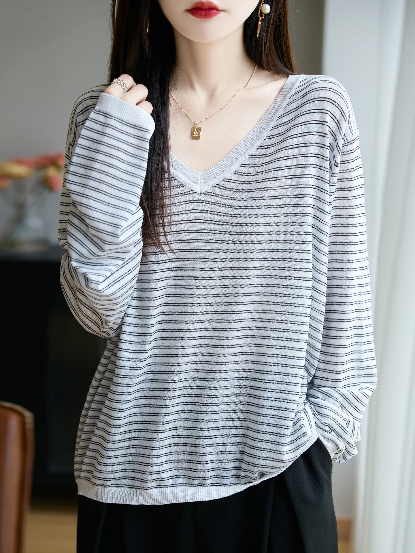 

2025Новый осенне-зимний шерстяной свитер большого размера, пуловер с длинными рукавами и v-образным вырезом, женский трикотаж с двойной полоской, модный стиль для отдыха