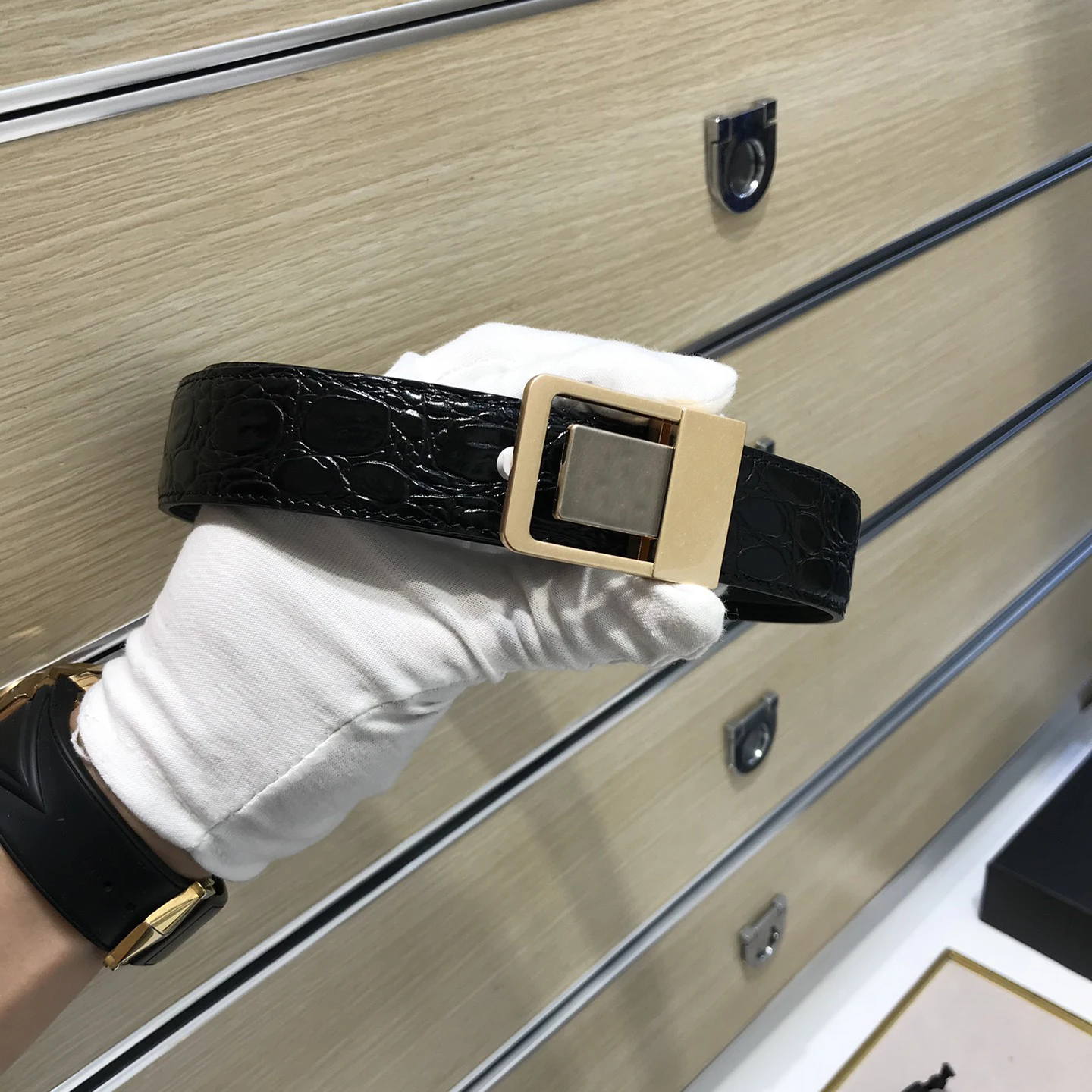 

Women Luxury Brand Designer Leather Belt Casual Business Waist Belt Versatile Young Fashion Hgh Quality Cowhide Men Belt