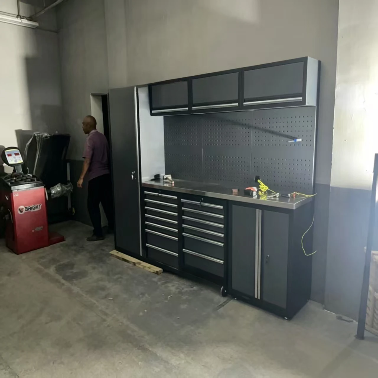 Auto repair workstation Multifunctional tool cabinet with hanging plate Four combination workshop Heavy duty drawer tool storage