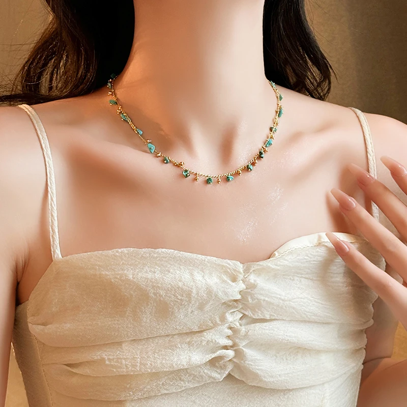 Natürliche unregelmäßige grüne Stein Anhänger Gold Farbe Kette Halskette 2024 Mode Schmuck für Frauen Sexy Halskette Hals Zubehör – Detail 4