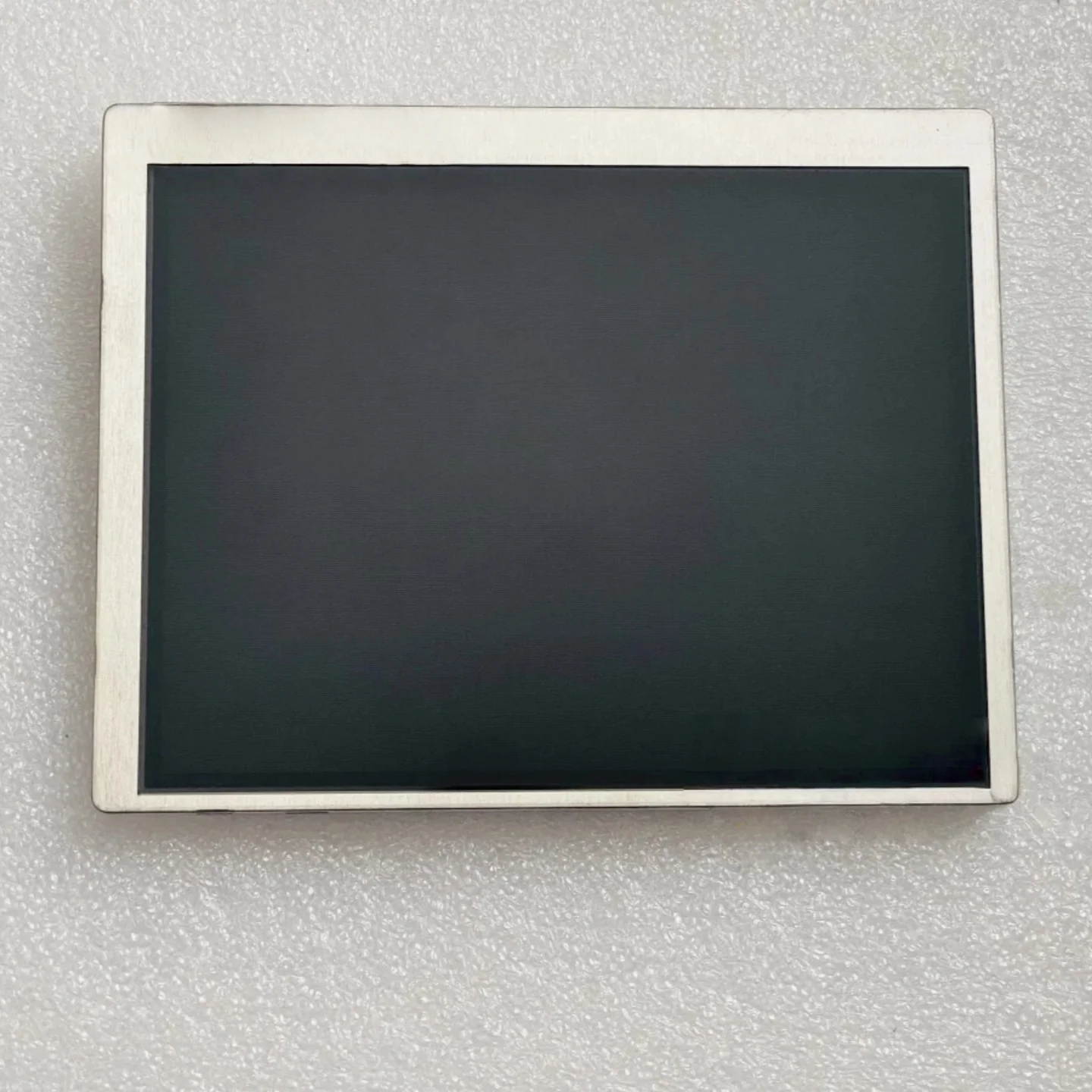 LQ057Q3DG21 original 5.7-inch LCD module 320 * 240 tested and shipped