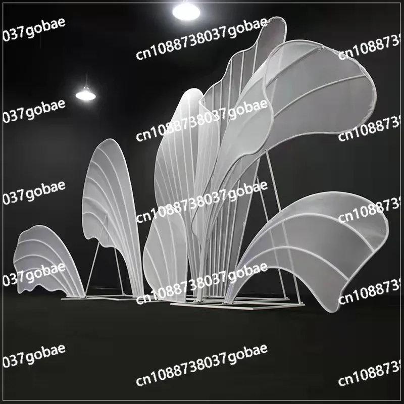 Artificial Design Stage Background of Large Golden Petal Background for Garden Wedding