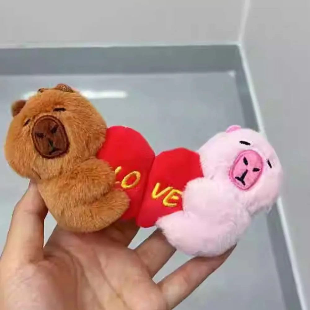 

2pcs Funny Magnetic Capybara Keychains Cute Mini Couple Pendants Red Heart Creative Bag Charm Friends