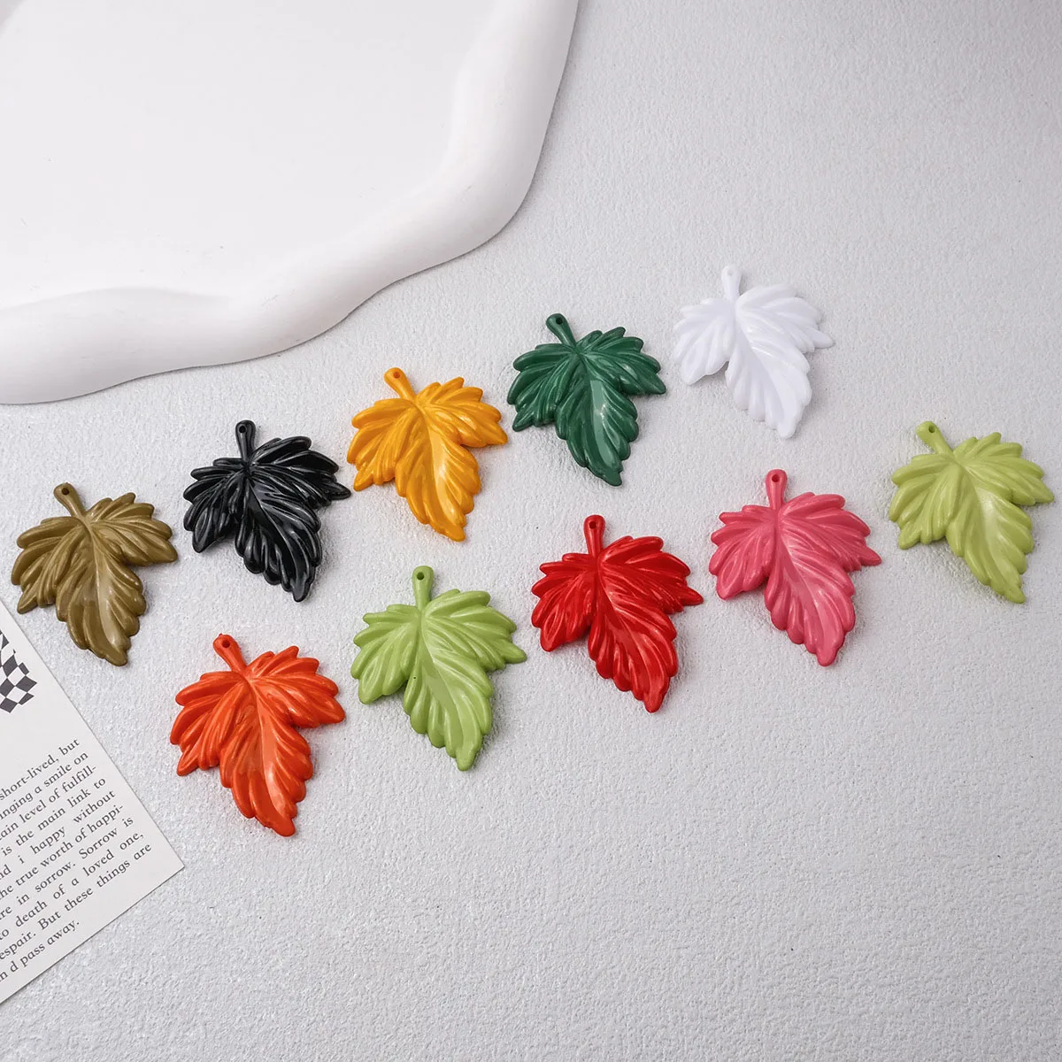 

DIY ювелирные изделия в поисках однотонных цветов кленовый лист в форме растения ожерелье кулон подвески орнамент аксессуары бусины ремесло 100 шт. 38*47 мм