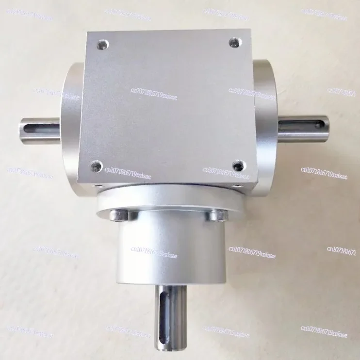 Stainless steel gear reducer HDF21 spiral bevel gear steering gear right angle steering box reversing machine speed reducer