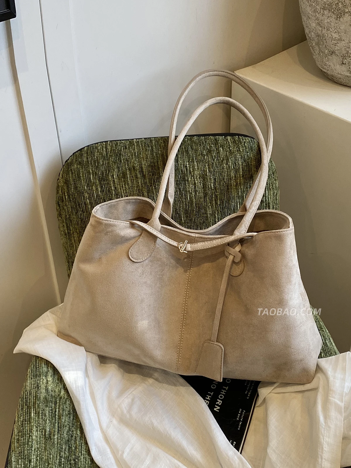 Retro Large Capacity Suede Shoulder Bag Women's Casual Commuting Handbag Tote Bag Fall Winter New Style Single Shoulder Bag