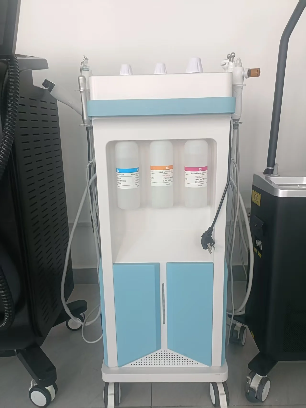 Neues vertikales, großes Blasen-Instrument zur umfassenden Hautmanagement, feuchtigkeitsspendend, feuchtigkeitsspendend, porenminimierend, reinigend