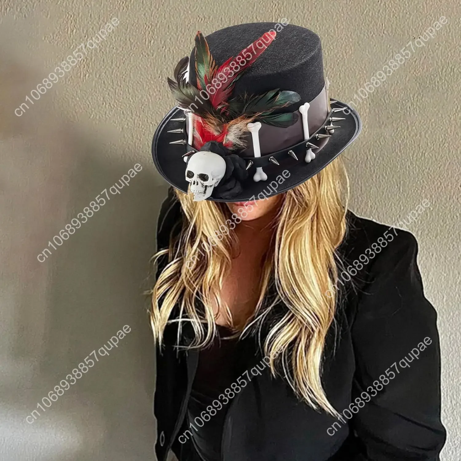 قبعة مسطحة مع جمجمة وبرشام Steampunk من القرون الوسطى قبعة الهالوين للفتيات ذات الريش فيدوراس للعروض المسرحية