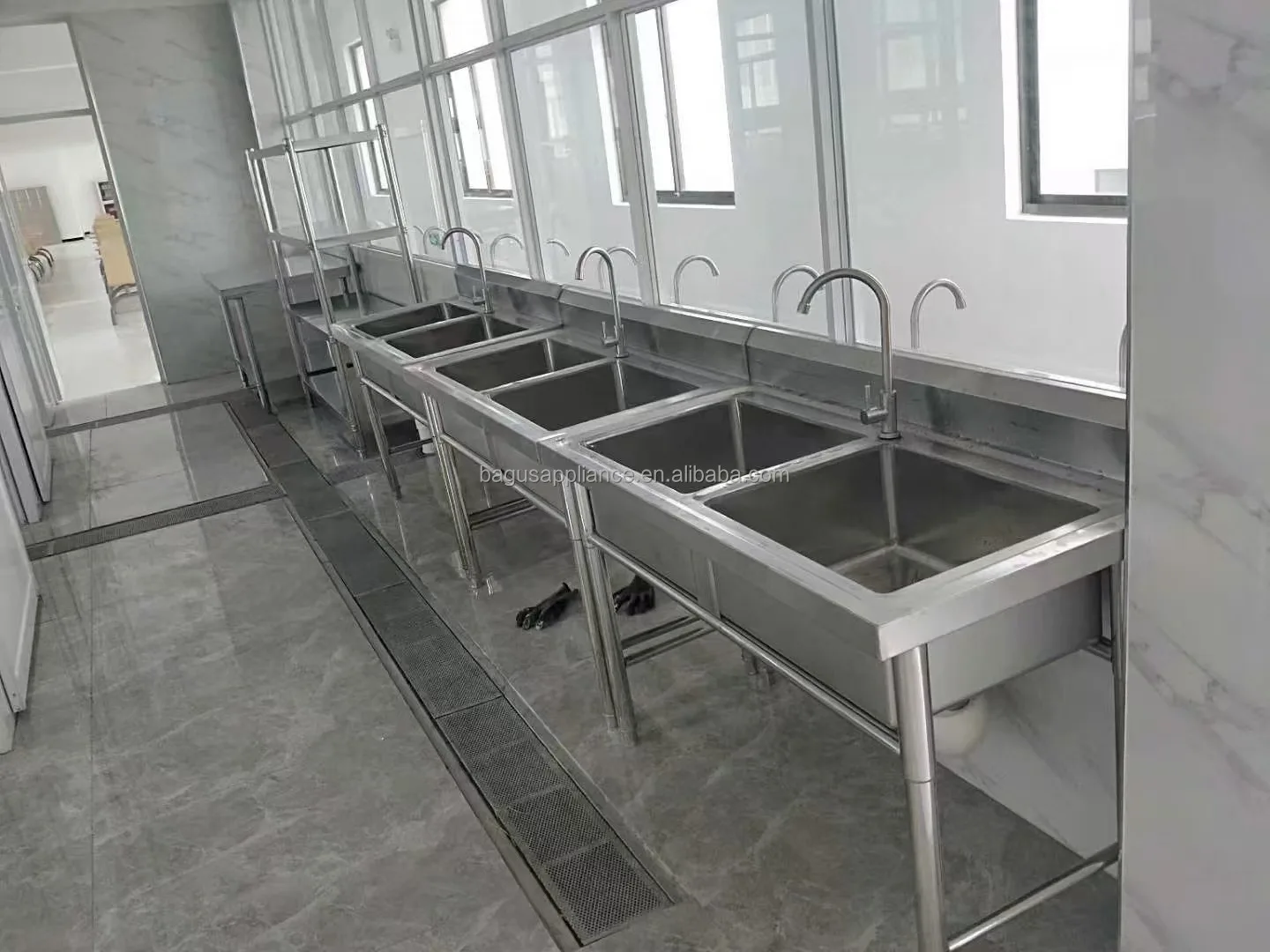 Best Quality Stainless Steel Three Bowl Kitchen Sink Faucet Commercial Sink For Restaurant Bakery Flour Mill Winery-Motor