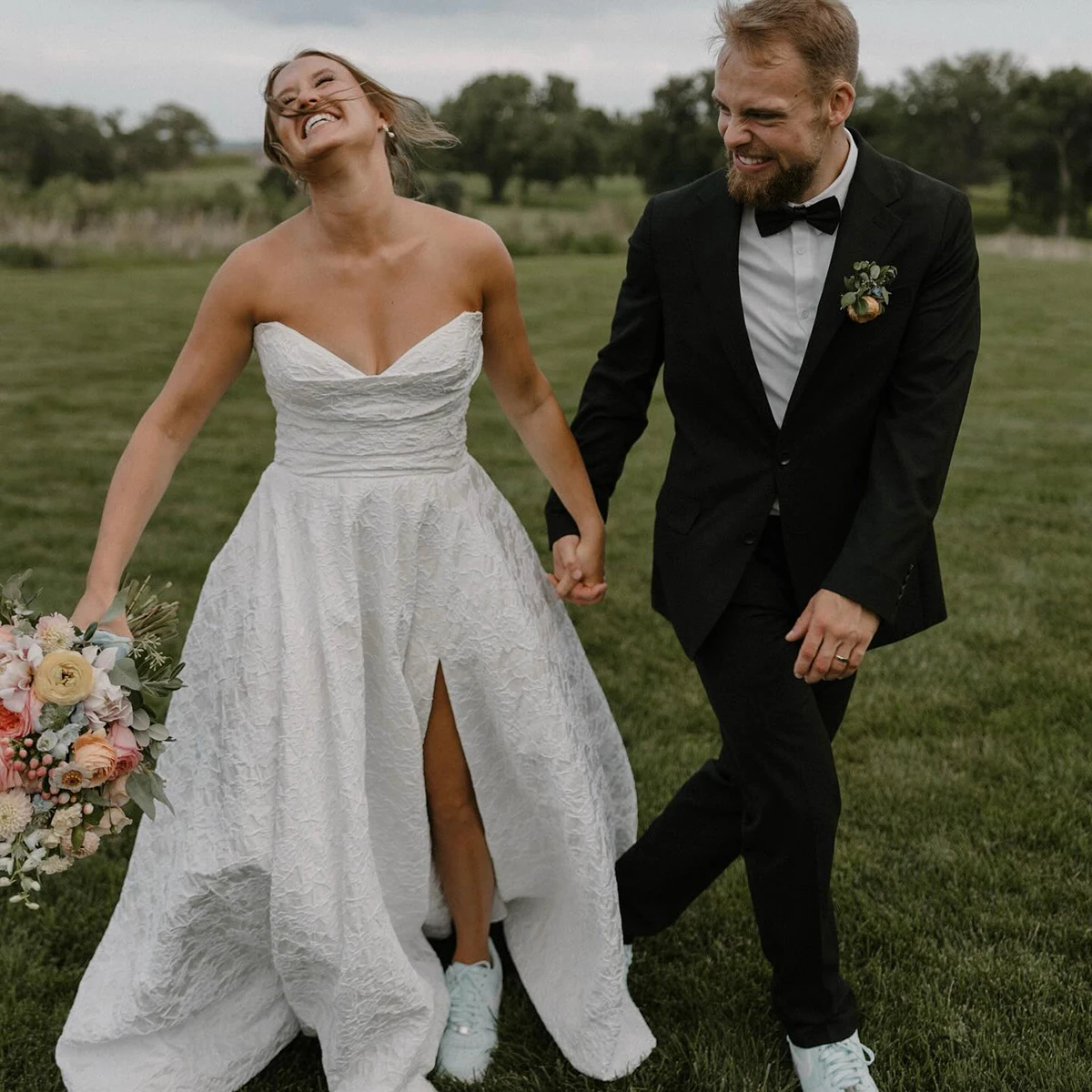 Jacquard Satin Lace Wedding Dress Customized Plus Size Removable Short Lantern Sleeves High Slit Drape Sweetheart Bridal Gowns