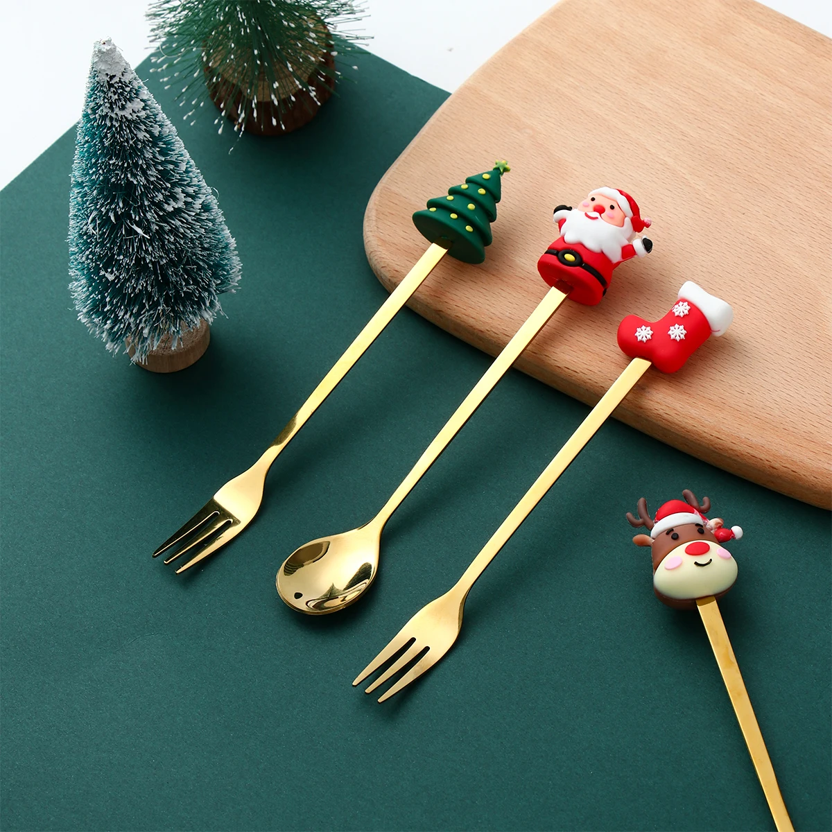 6PCS Christmas Golden Spoon Fork Set Cartoon Xmas Elk Santa Claus SnowmanTop Decor Dessert Scoop Fruit Fork Christmas Decor 2024