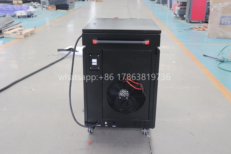 เครื่องทําความสะอาดเลเซอร์ 500W กําจัดสนิม 300W Pulse มือถือไฟเบอร์เลเซอร์ทําความสะอาดเครื่อง 500W เครื่องทําความสะอาดเลเซอร์แบบพกพา