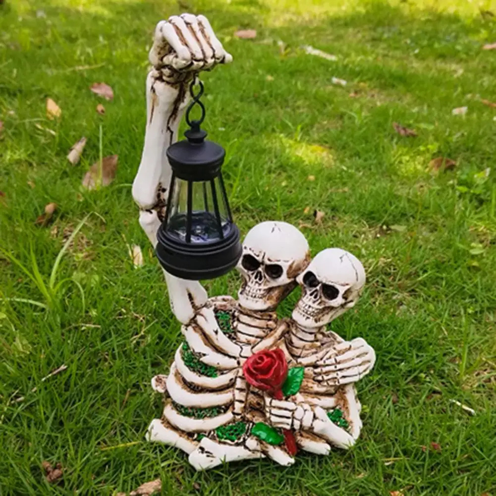 

Resin Skeleton Couple Statue Halloween Skeleton Couple Garden Ornaments with Solar Powered Led Lanterns Resin for Outdoor