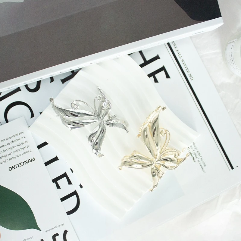 Grands griffes de cheveux papillon creuses pour femmes, noir argenté, Style métal Cool, Clips de requin à la mode, accessoires pour cheveux, humaлки 