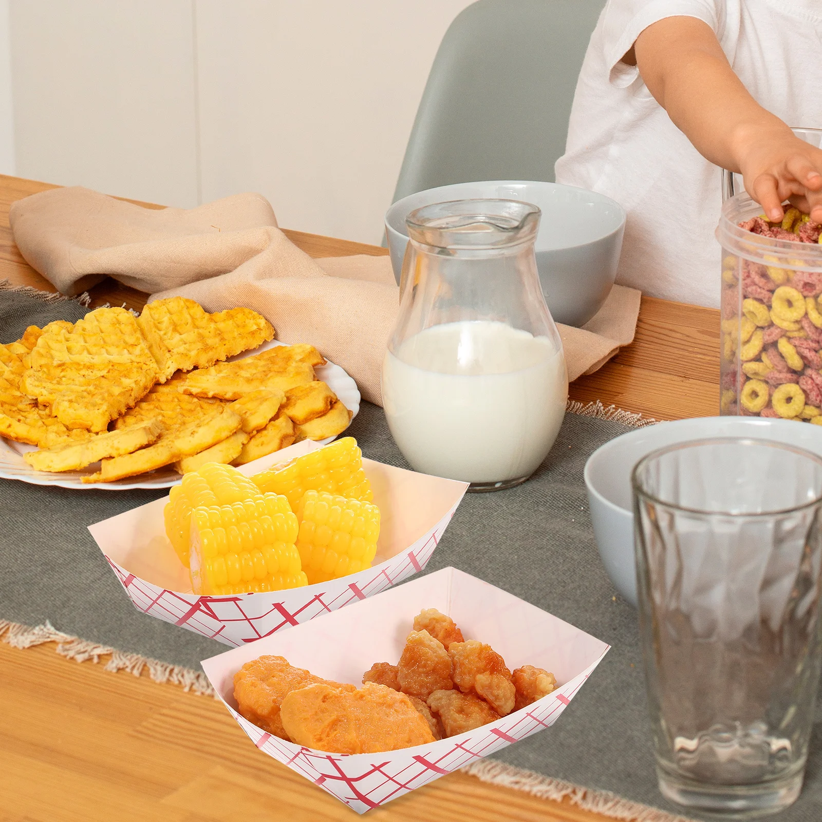 

Disposable Red Gingham Food Trays 200pcs Snack Holders for Hot Dogs Fries Sushi Boat Party Appetizer Serving Containers