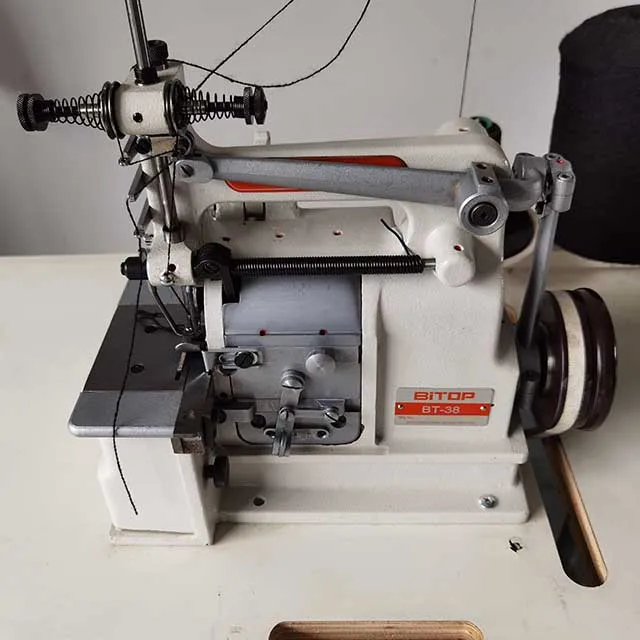 Industrial Shell Stitch Overlock Sewing Machine Embroidery 5-6mm Sewable Thickness Sewing Machine