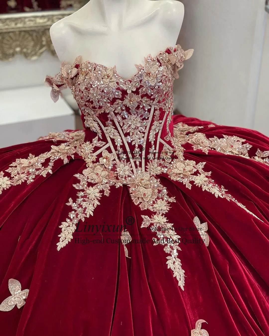 Vestido De terciopelo Burdeos para quinceañera, traje De princesa con apliques florales De mariposa, cuentas y cristales, con cordones, 2024