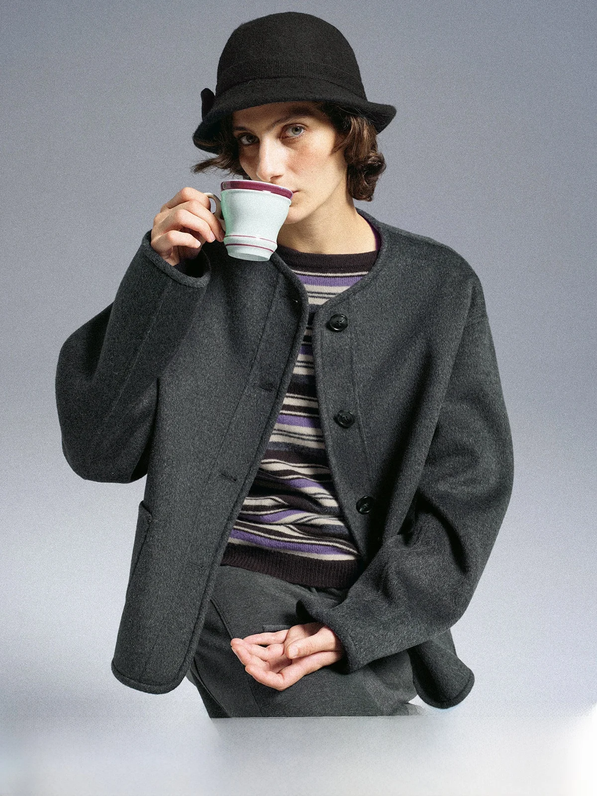 

Женское ретро-пальто Flow Ersays из 100% шерсти с узором «ёлочка», укороченное, с круглым вырезом, с принтом «эвкалиптовая лоза» и «цветы чистоты»