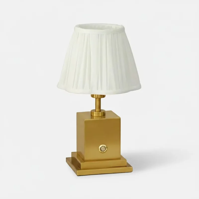 

Rechargeable square desk lamp USB touch base Custom fabric lampshade Suitable for hotel restaurant table lighting decoration