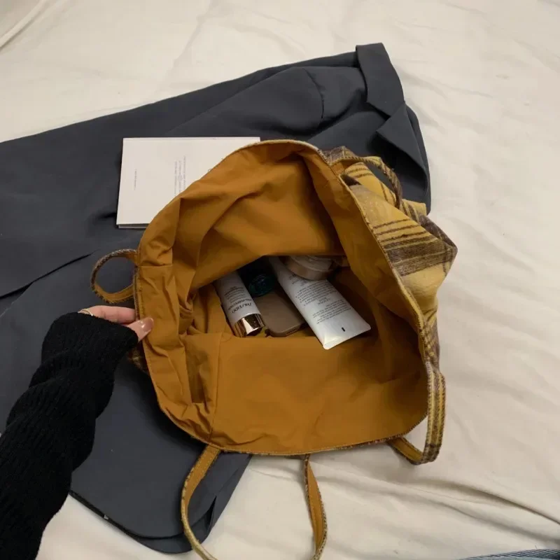 Bolso de hombro para estudiantes universitarios y mujeres 2024 nuevo bolso de mano versátil de gran capacidad a cuadros a la moda para ir al trabajo Un Sac Épaule