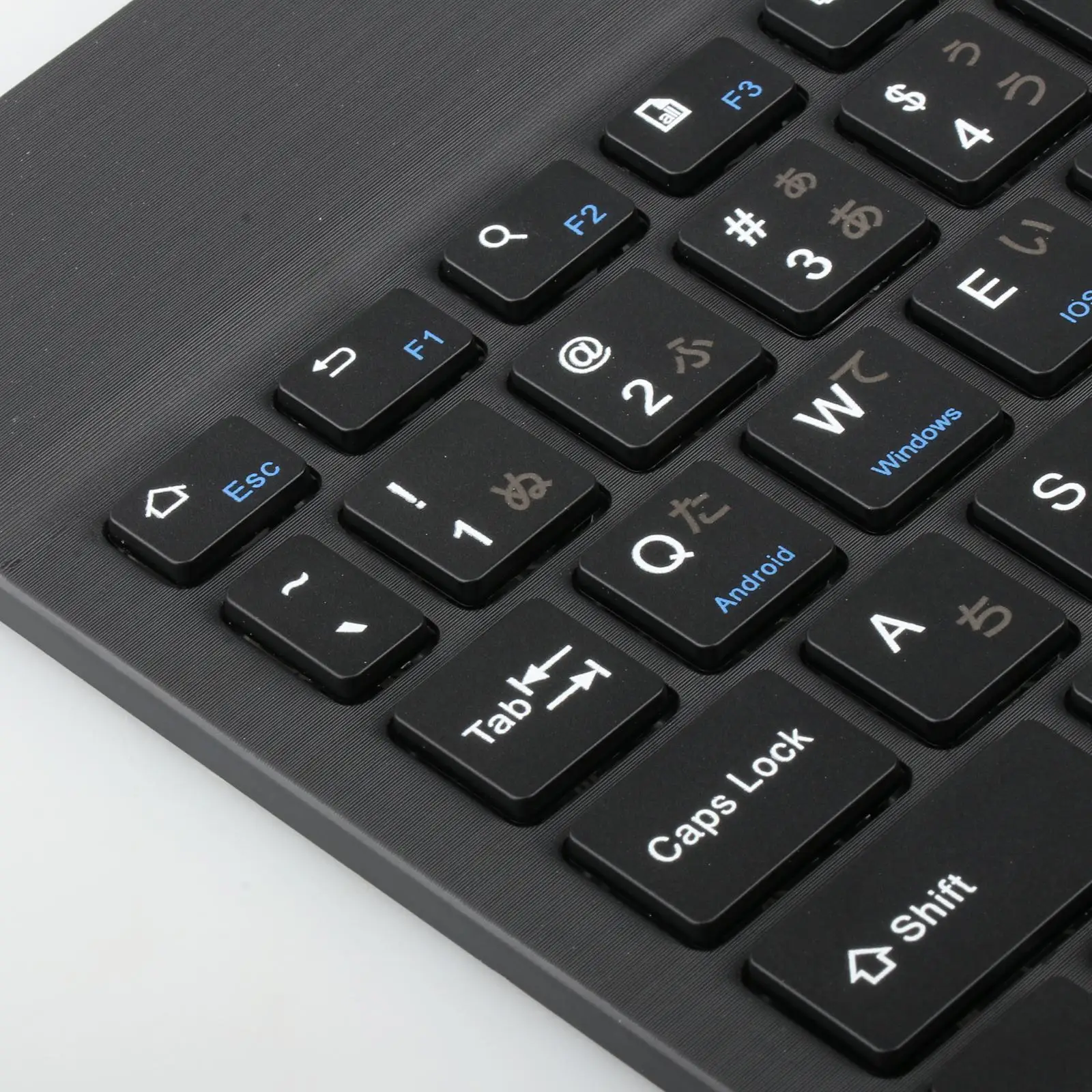 Universal Slim Bluetooth 3 Keyboard Japanese Keycaps Full Size for Windows , iOS , Android Desktop PC Laptop