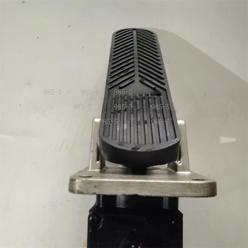 Rubber Brake Pedal Pad & Brake Proportioning Valve，Bus Truck Foot Brake Valve Replacement 4613186040
