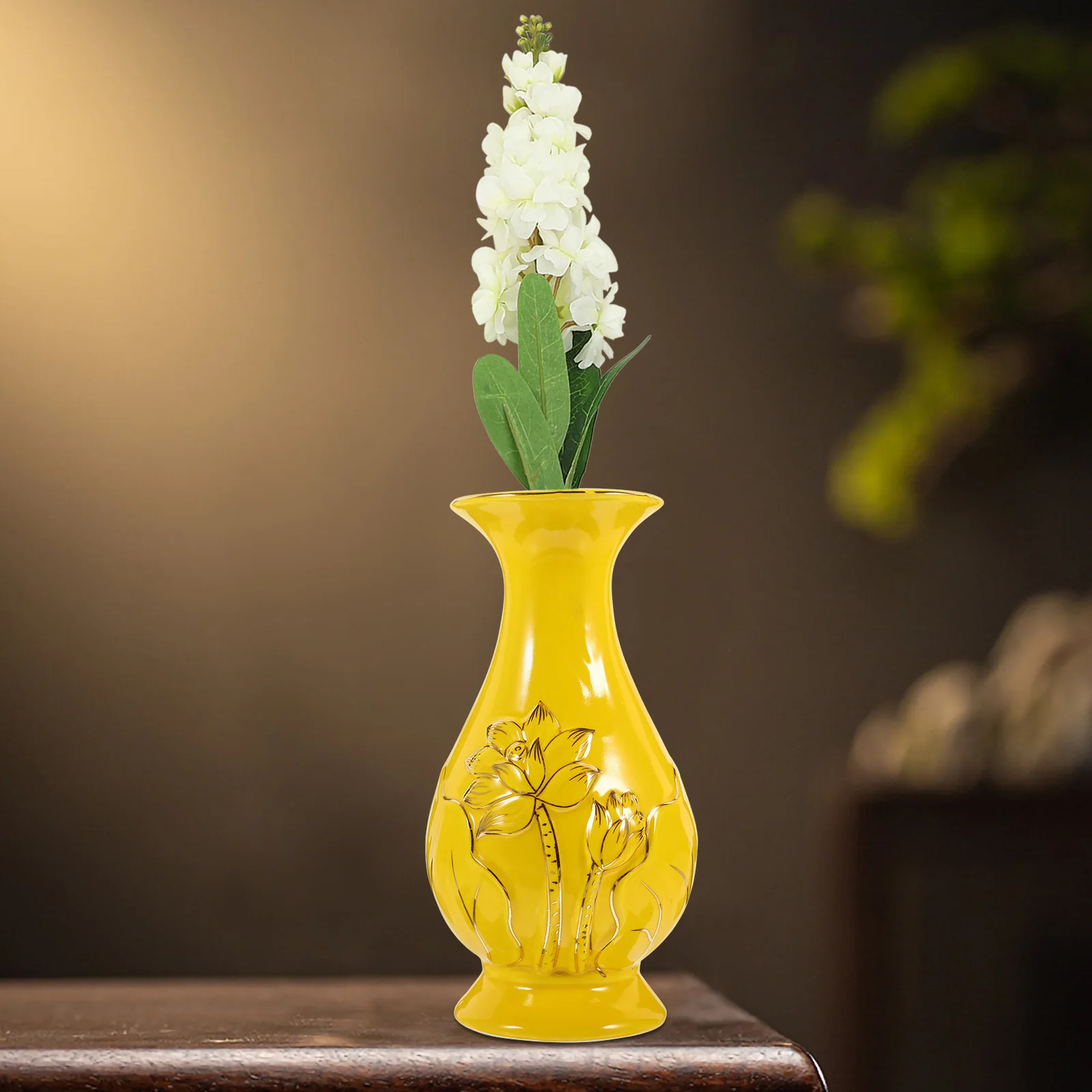 

Guanyin Jade Ceramic Vase Small Lotus Pattern Decorative Vase for Temple Offering Flower Arrangement Desktop Home