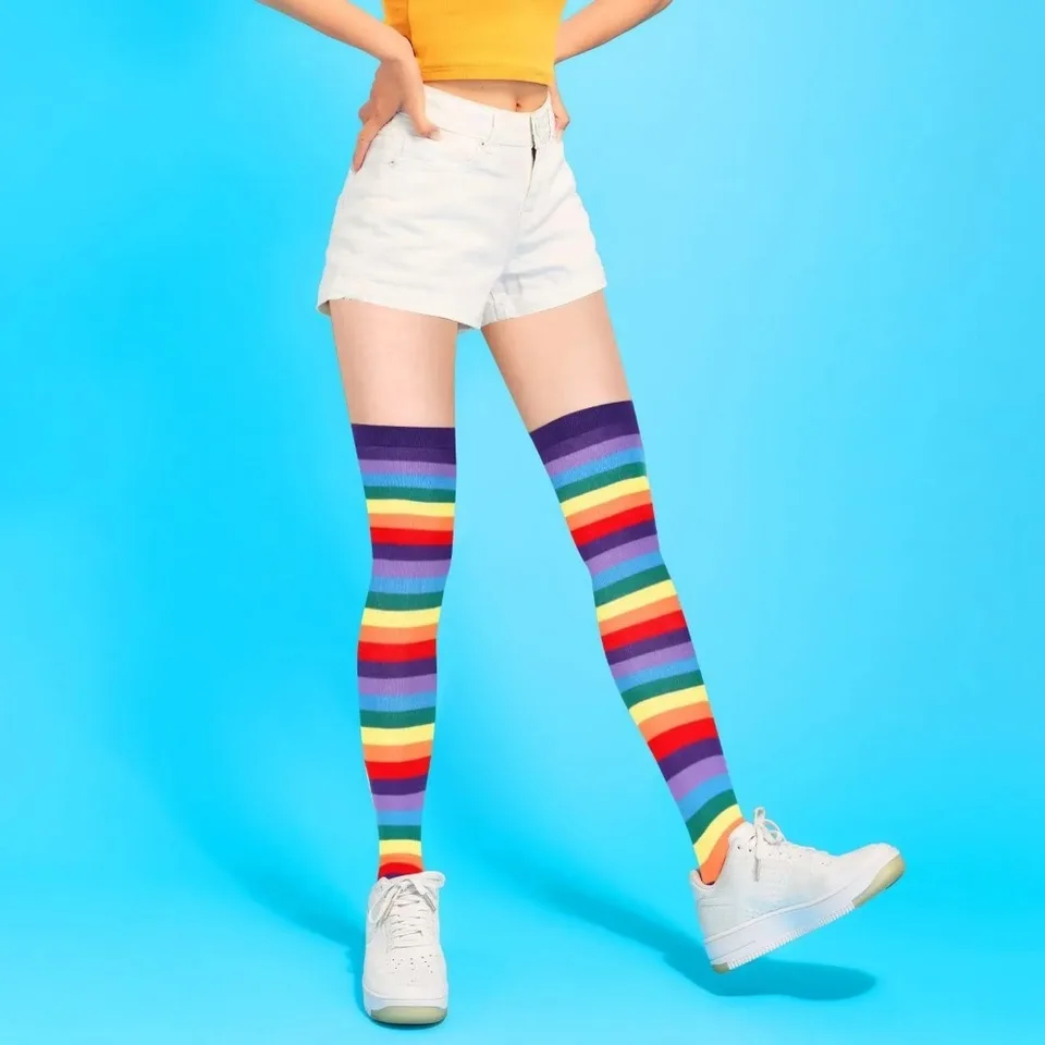 Calcetines largos hasta el muslo para mujer y niña, color arcoíris con rayas, disfraz de Halloween, tejidos y elásticos 4