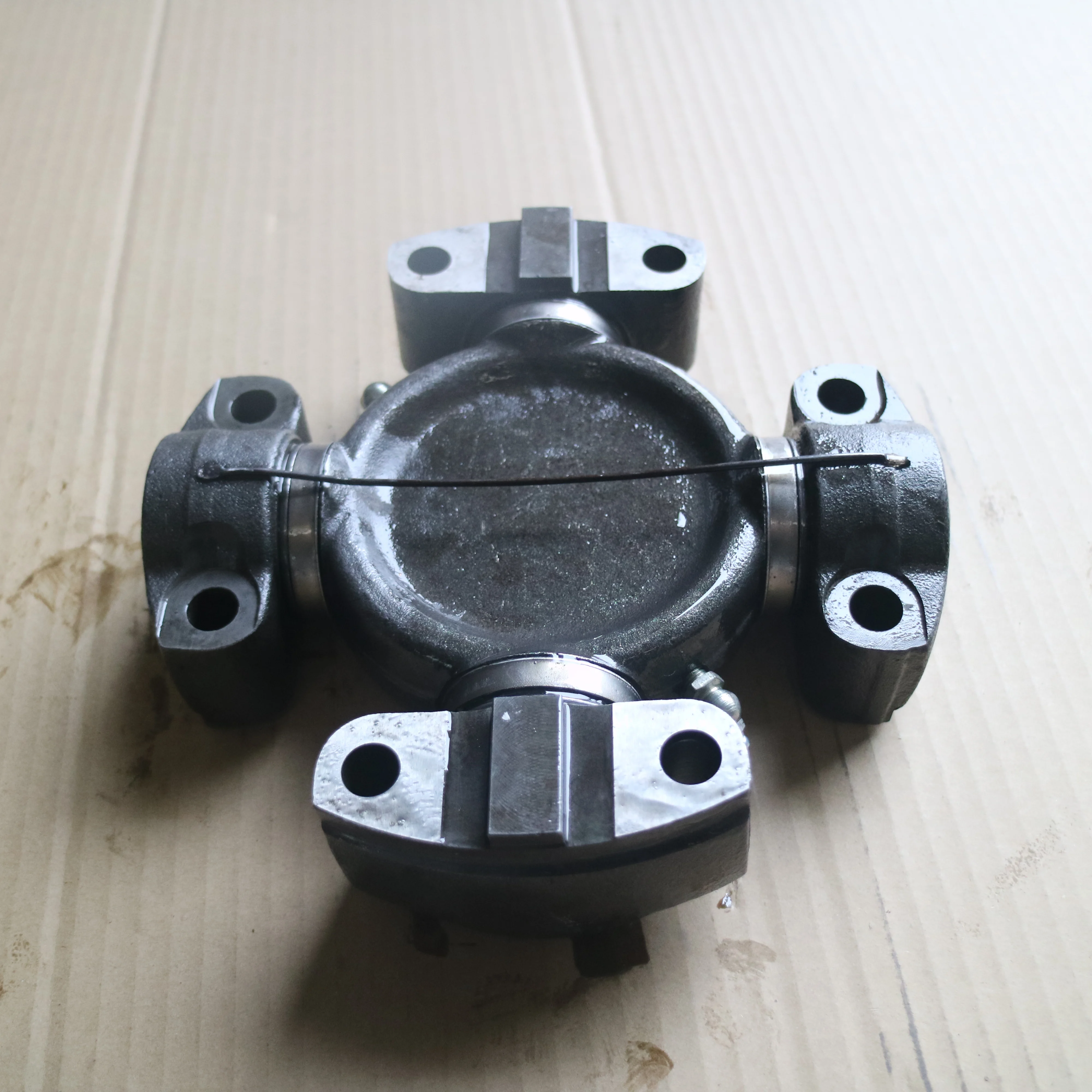 Drive  Shaft 423-20- 32211   With 423-20-32621 Spider  423-20-32631 for Wheel Loader WA380-5 WA380-6 WA380-7 WA380-8