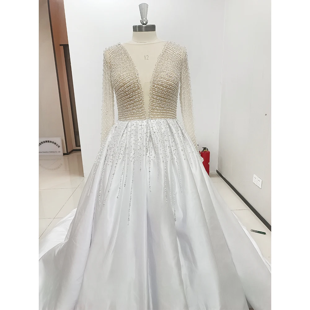 

Luxury Pearls Wedding Dresses Elegant V-Neck Long Sleeves Draped Ball Gowns Court Train Beads Sequined Women Bridal Dresses