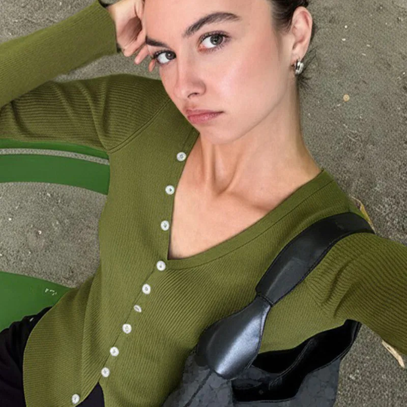 

Зеленый элегантный нежный стильный вязаный однобортный топ в стиле ретро, осенний темпераментный женский кардиган с v-образным вырезом и длинными рукавами