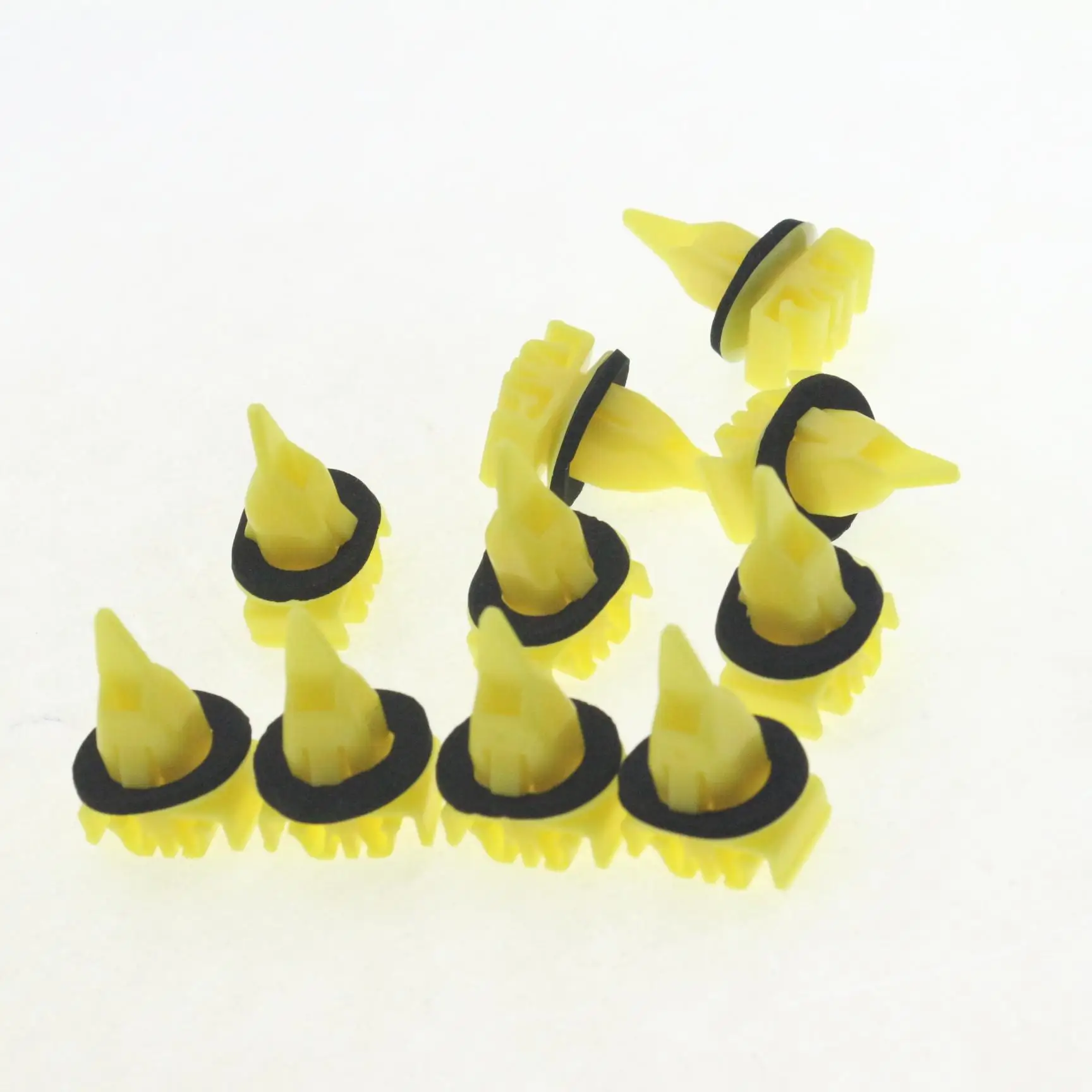 

10 Pcs Rocker Moulding Flare Trim Clips With Sealers For Toyota RAV4 2001–2005 FJ Cruiser 2007–2014 Nylon Fasteners 75494-42010