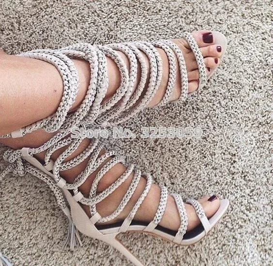 

Women Sexy Lace Up Chain Tassel Sandals Stylish Metal Decoration Sandals Shoes Fastening Crossed Tie Fringe Shoes Rope Sandals