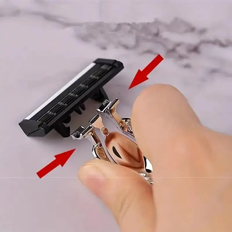 12-Blade Manual Razor For Men Six-Layer Replaceable Heads Old-Style Stainless Steel Blades Do Not Hurt The Skin Easy To Carry ﻿