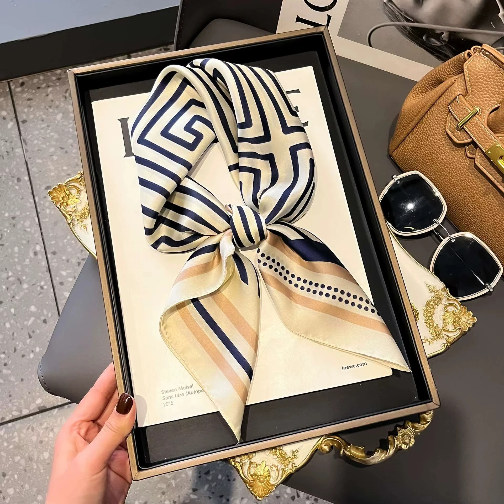 Modne apaszki damskie z jedwabiu w panterkę, eleganckie bandany, chusty na szyję, opaski na głowę, foulardy, szaliki damskie, nowość 2024