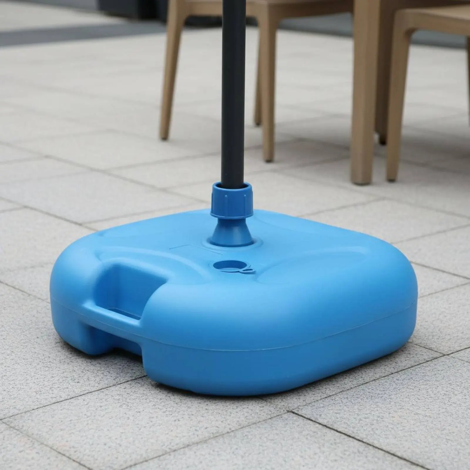 Water Fillable Umbrella Base Portable Design Water Filled Umbrella Stand Sturdy Duty Sunshade Stand Easy Storage for Beach