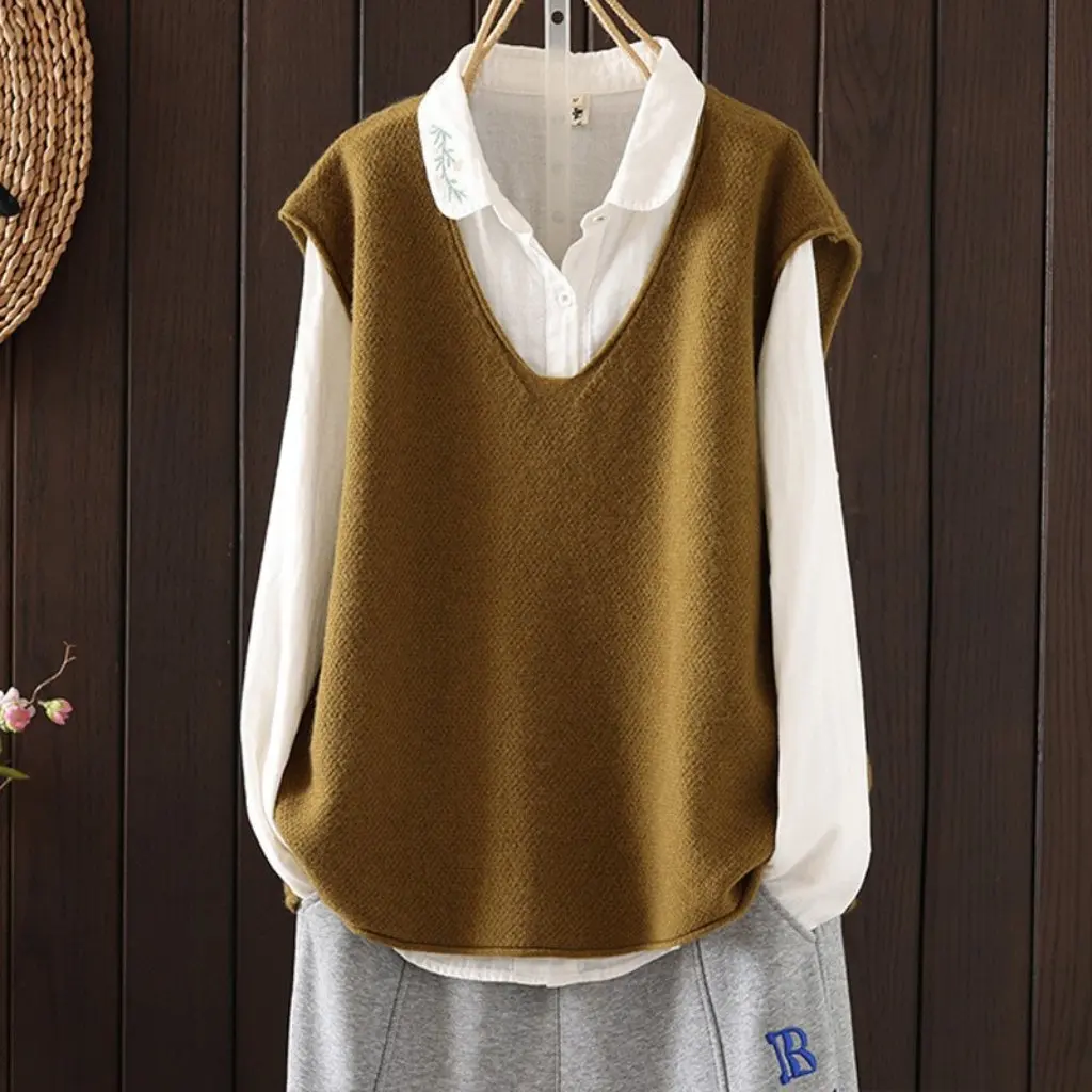 

Women's Artistic Knitted Vest Sleeveless Sweater V-neck Large Spring Autumn New Style Stacked Outer Loose Fit