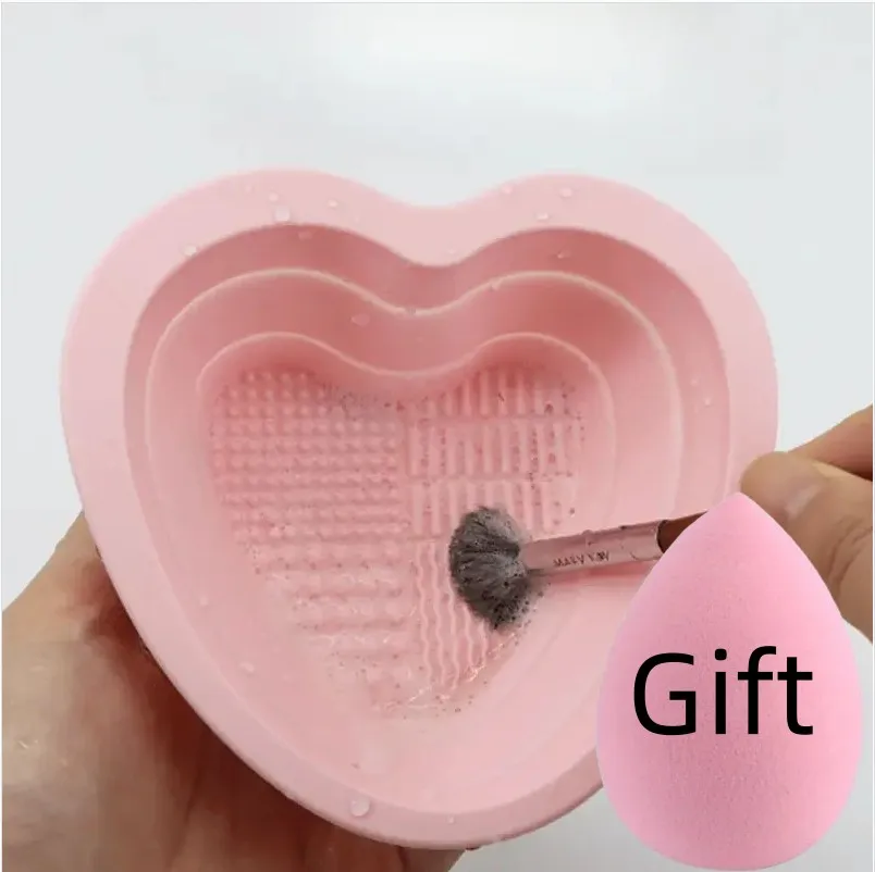 Heart-Shaped Silicone Makeup Brush Cleaner - Foldable Design with Free Pink Sponge, Portable & Quick-Drying for Easy Cleaning
