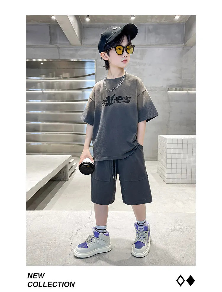Koreanischer Kinderanzug für Jungen 2027 Sommer Mode Farbverlauf Grau Set Teenager Jungenkleidung Baumwoll-Strick-Oberteil + Shorts 2-teiliges Outfit – Detail 3