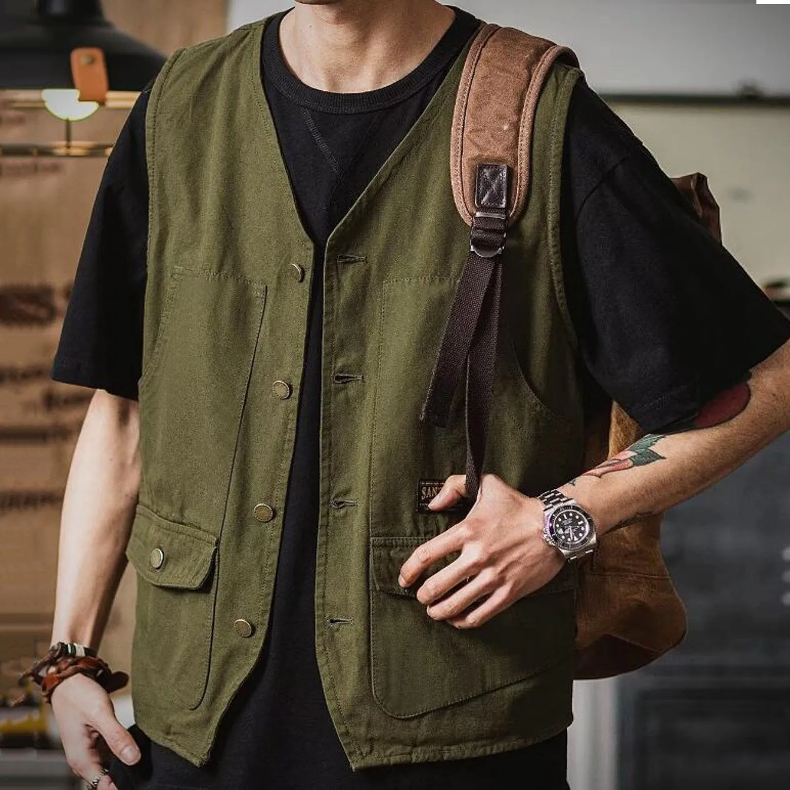 

Army Green Mens Summer Tooling Vest Button Sleeveless Cargo Vest Vintage Outdoor Multi-Pocket Folded Vest Jacket Streetwear